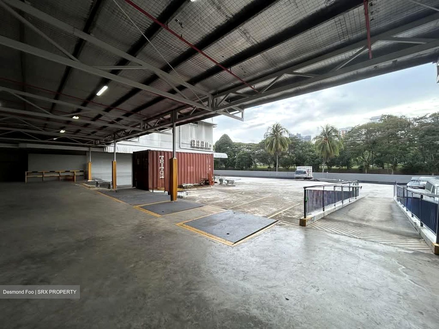 Toh Guan Road East (D22), Warehouse #563238781